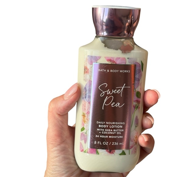 Bath & Body Works Sweet Pea Body Lotion 8 oz 24 Hour Moisture Shea Butter - Picture 3 of 4